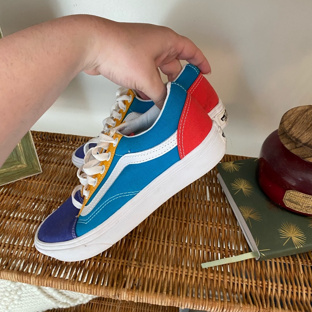 Vans - Picture 4 of 5